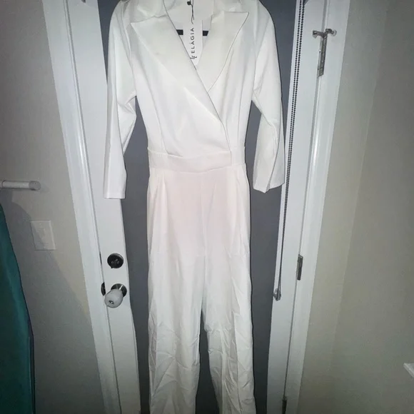 Elegant White Jumpsuit - Picture 4 of 5